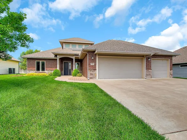 2211 N Chestnut Ct, Augusta, KS 67010