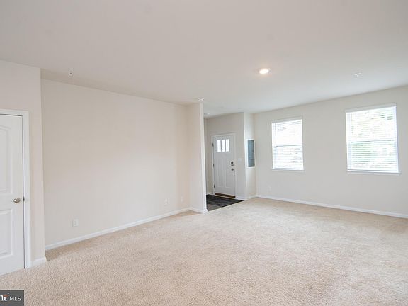 4th image of 406 Wood Duck Dr