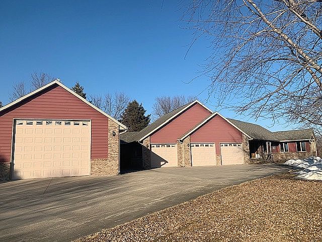 1 Riverview Dr Morris Mn 56267 Zillow