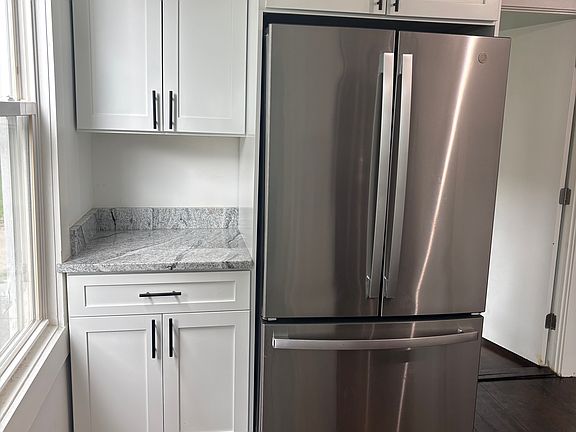 3rd image of 256 Whipple St #1N