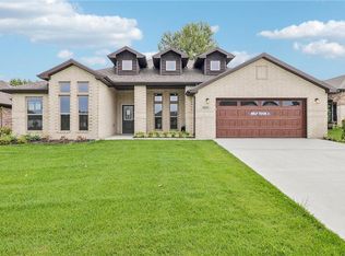 8523 Pickering St, Lenexa, KS 66227