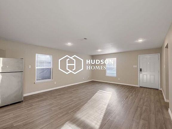 3rd image of 16163 Pine Meadow Ln