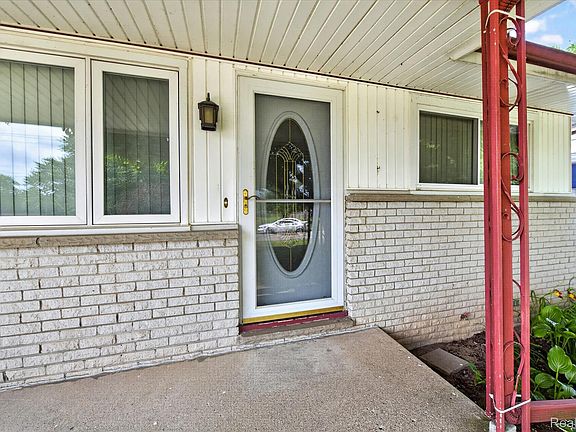 3rd image of 2721 Edgefield Dr