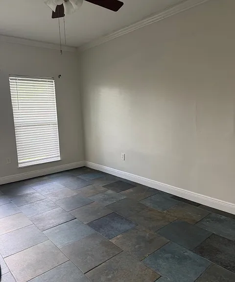 675 Gloria Dr #675 — Photo 3