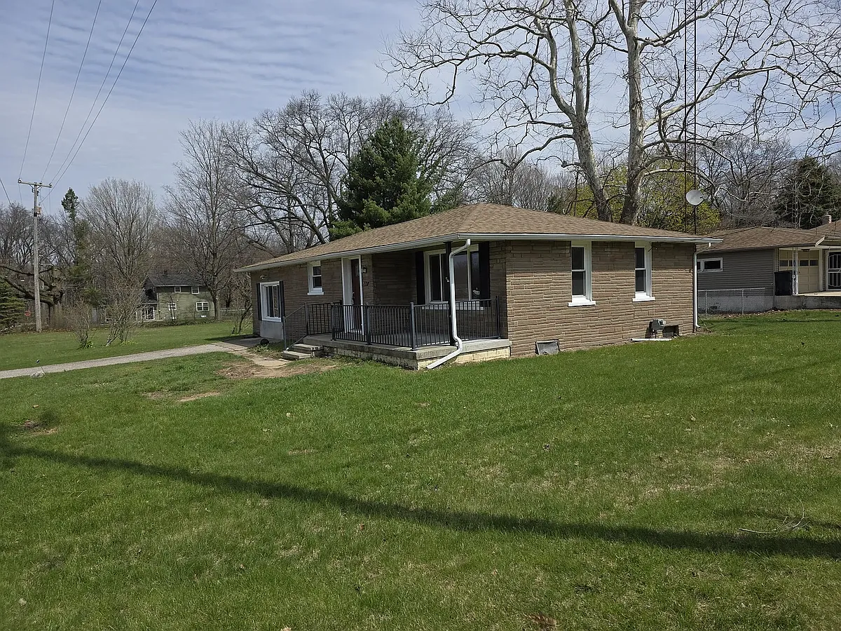 Building Photo - 106 Quincy St