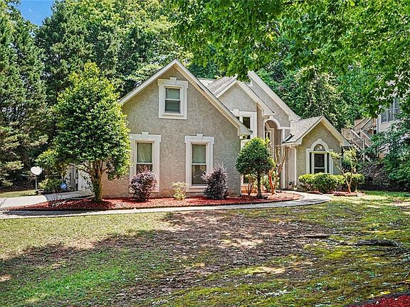 2nd image of 105 Holly Ridge Rd