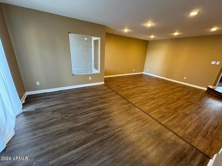 3 bed, 2.0 bath, 1960 sqft, $2,799 — Photo 4