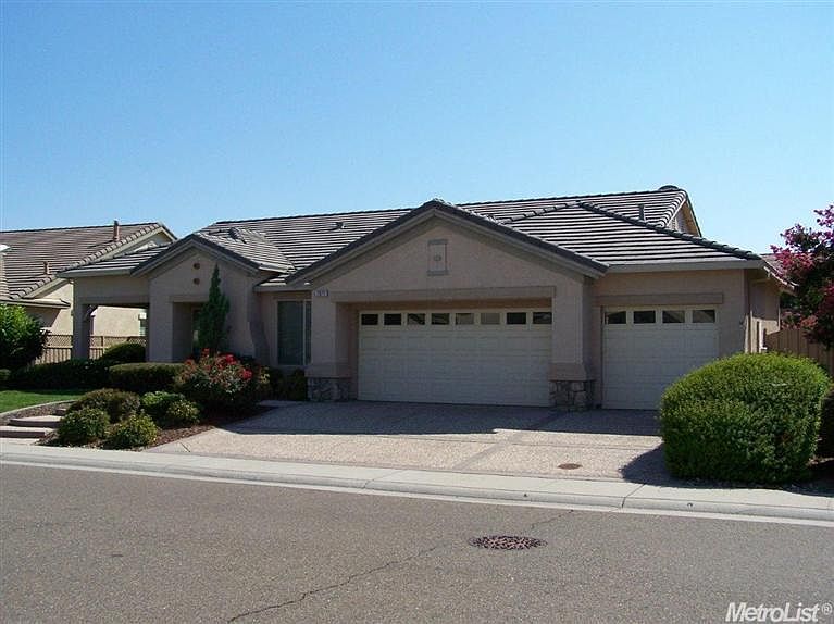 1st image of 2071 Monument Dr