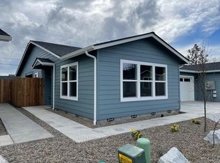 1021 SW Oliver Pl, Grants Pass, OR 97526