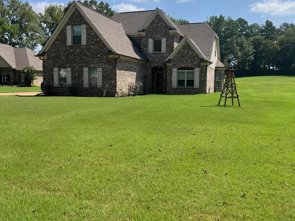 1716 Gwynn Rd, Nesbit, MS 38651