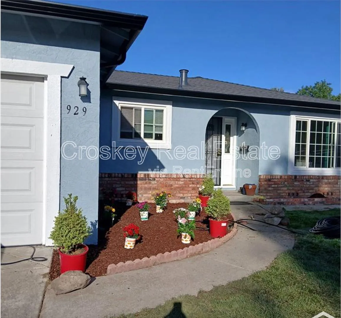 929 Jensen Cir photo 1