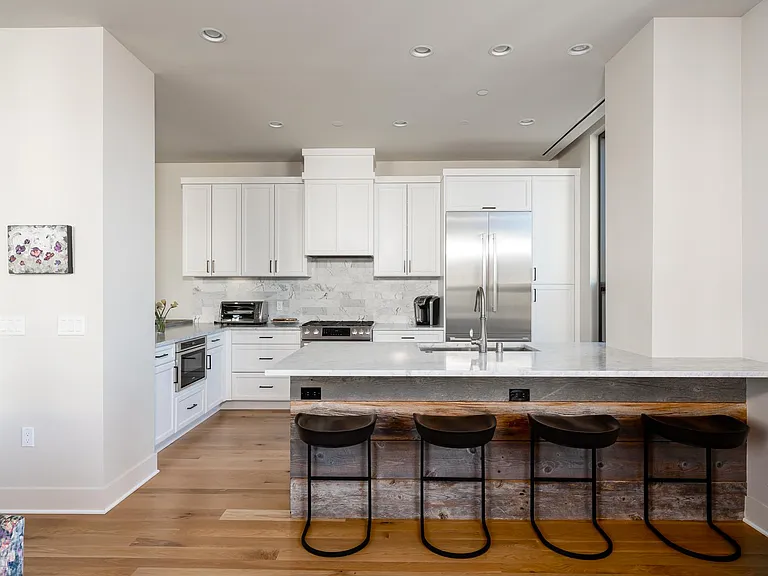 5 W Mendenhall St #507 — Photo 8