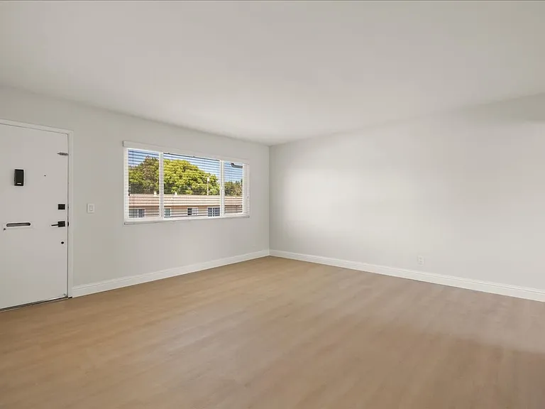 1339 Park Dr — Photo 6