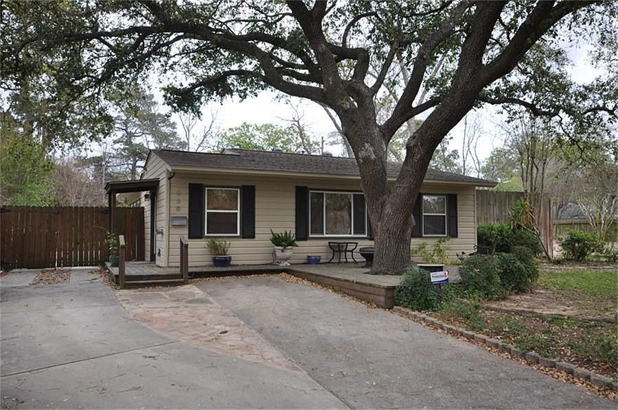 1st image of 926 Gardenia Dr