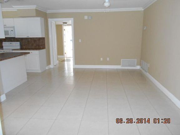 4th image of 14721 Palmetto Palm Ave
