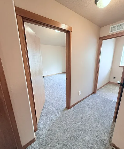 518 NE 85th Cir — Photo 22