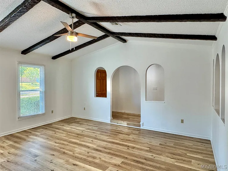 2311 Cottingham Dr — Photo 10