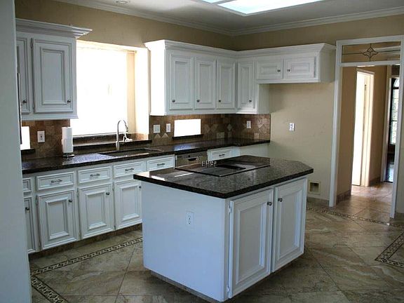 2nd image of 2818 Evergreen Cliff Trl