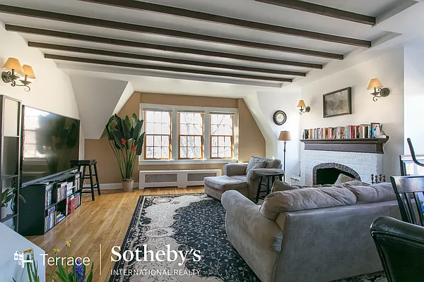 Rented by Terrace Sotheby's International Realty | media 22