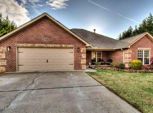 907 Huntington Farms Rd, Maryville, TN 37803
