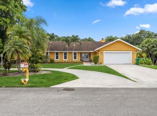 11950 SW 18th Ct, Davie, FL 33325