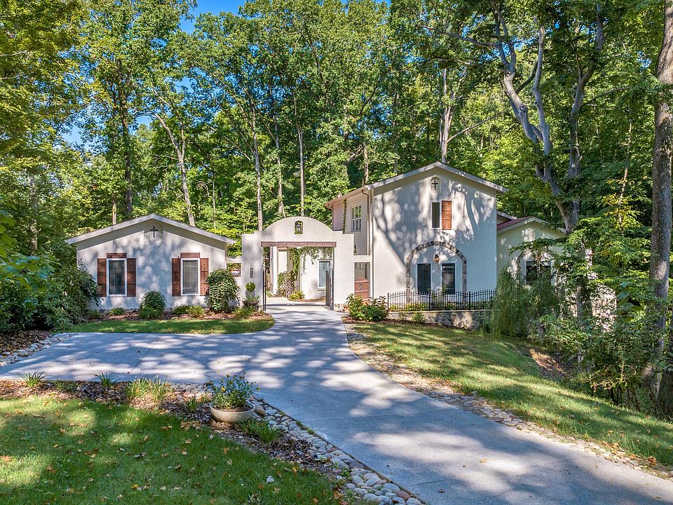1st image of 7585 Hallows Dr