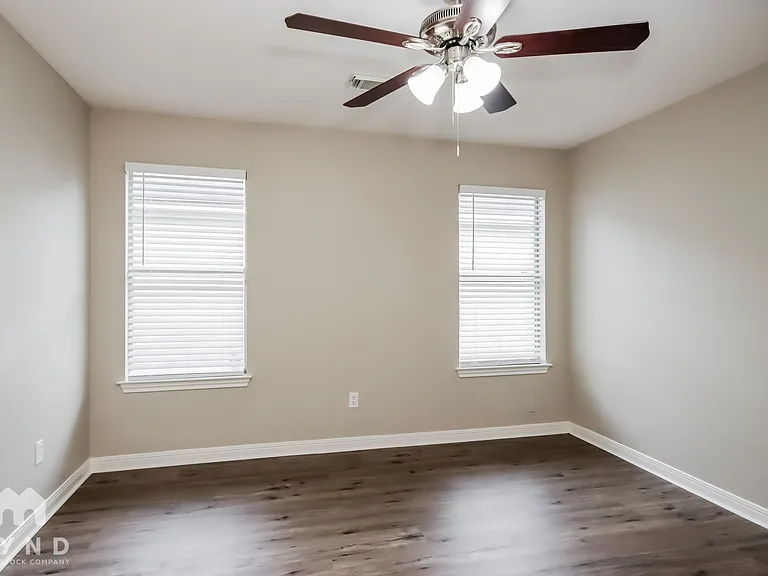 598 Orangewood Dr — Photo 11