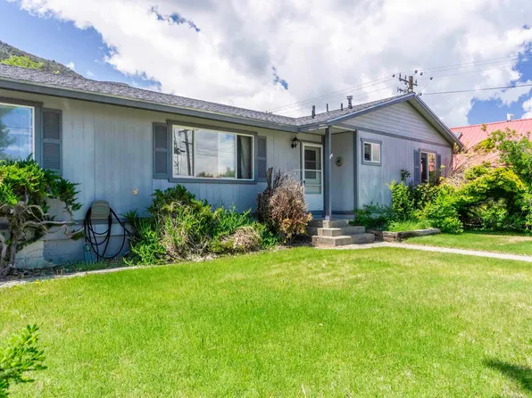 80 Lee Vining Ave, Lee Vining, CA 93541
