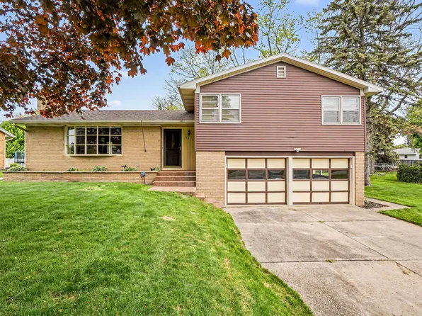 7431 Thomas Ave, Jenison, MI 49428