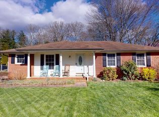 107 Summerglen Dr, Asheville, NC 28806