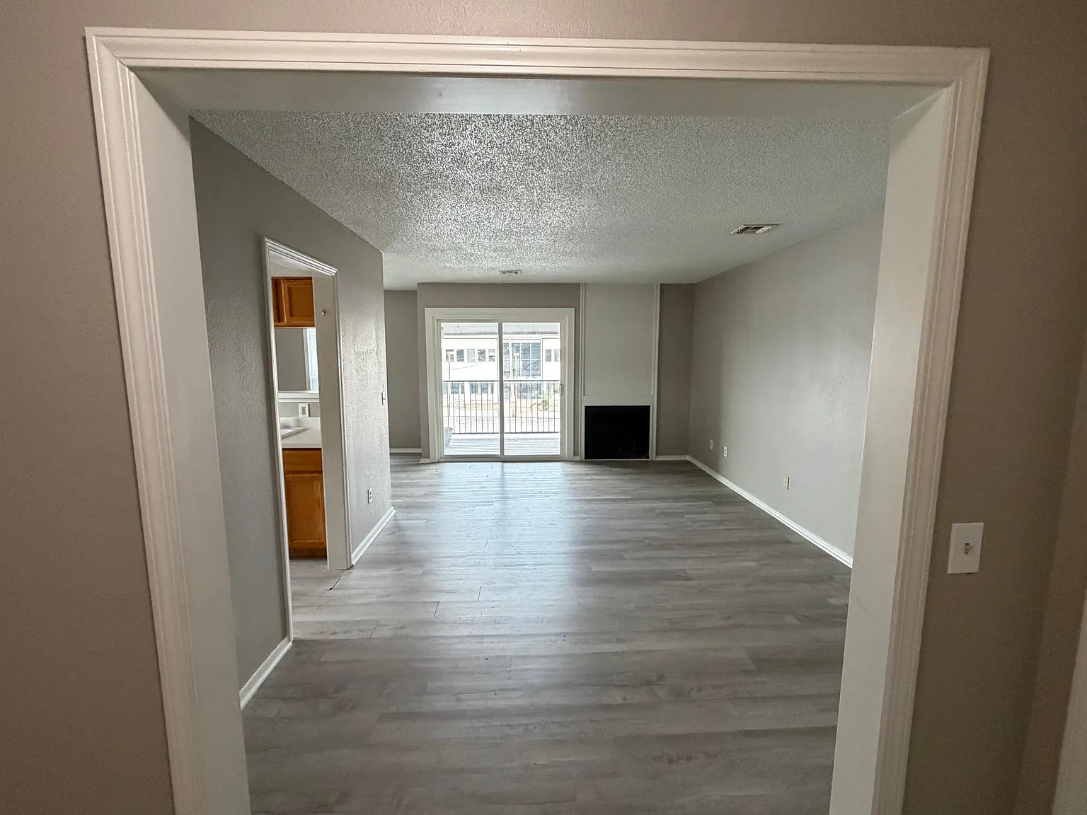 1 bed, 816 sqft, $775 — Photo 1