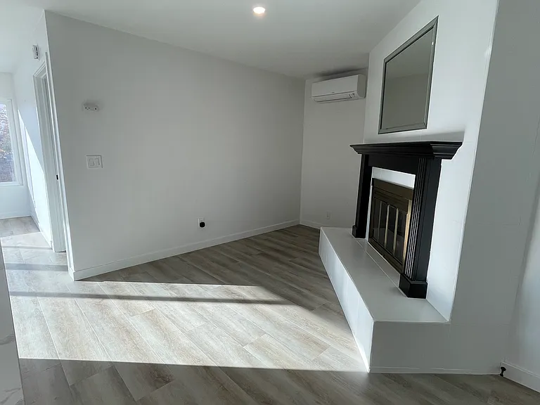 6836 Celia Vista Dr — Photo 5