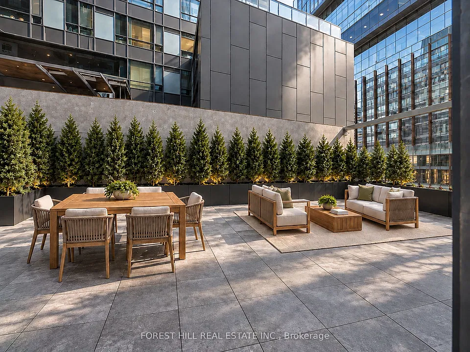 284 King St E #201