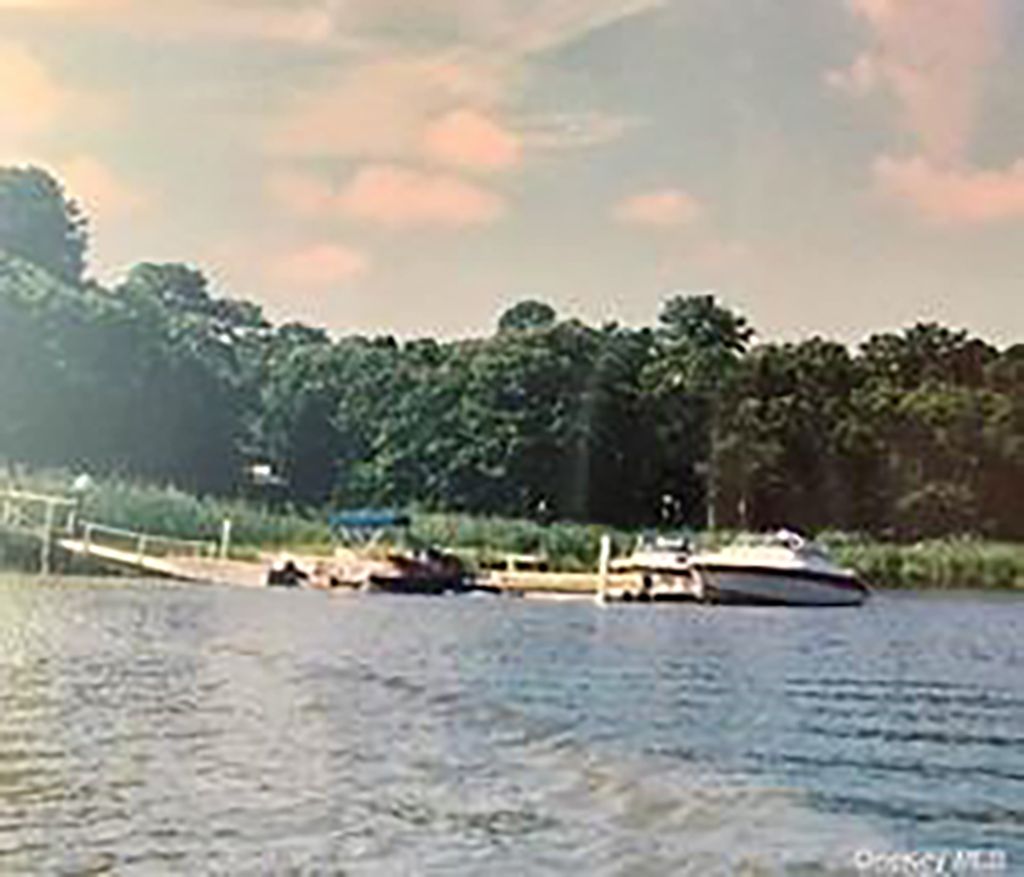  Floating Dock For Several Boats