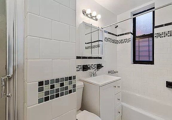 5th image of 45 Linden Blvd #B