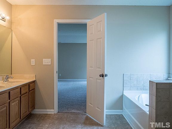 4th image of 508 Hillview Dr