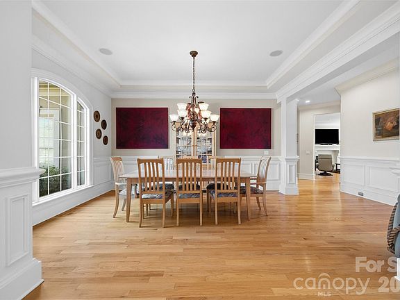 5th image of 8225 Victoria Lake Dr