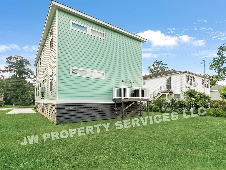3016 Spain St — Photo 10