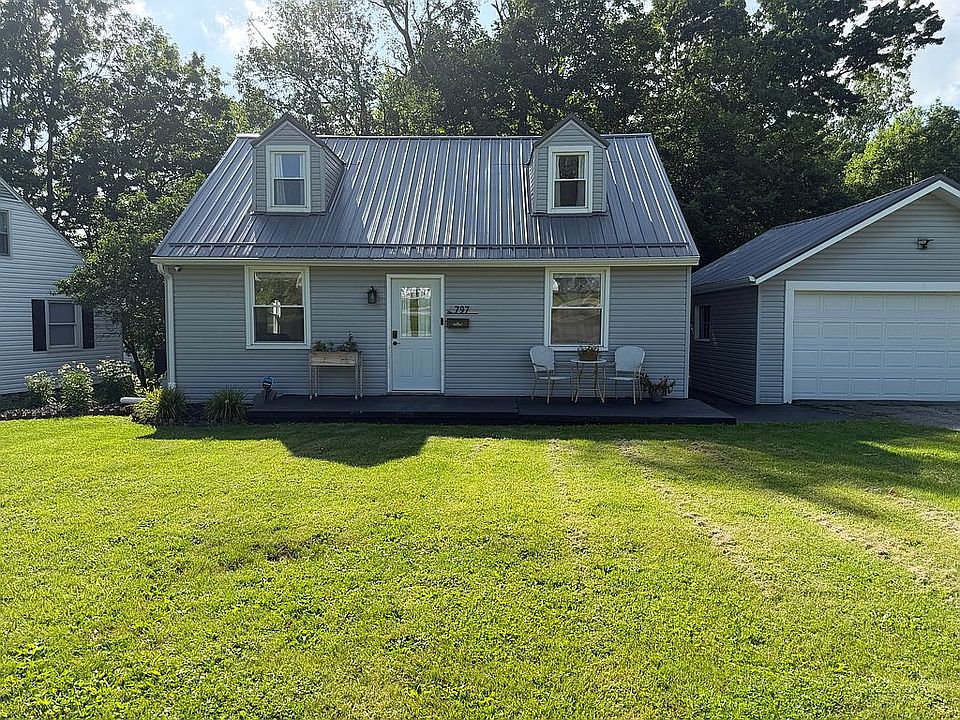 1st image of 797 Forest Dr