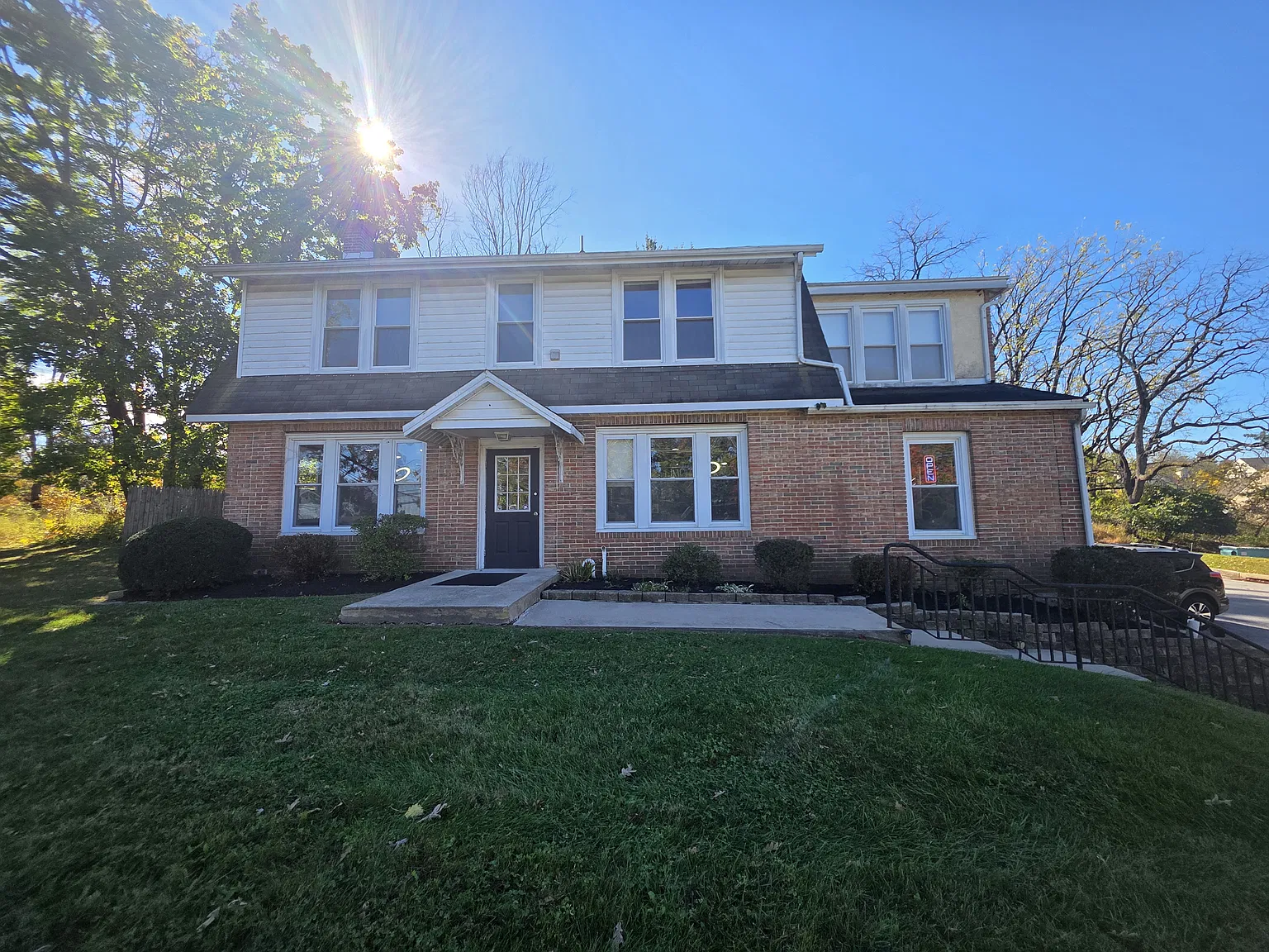3 bed, 1200 sqft, $2,300 — Photo 1