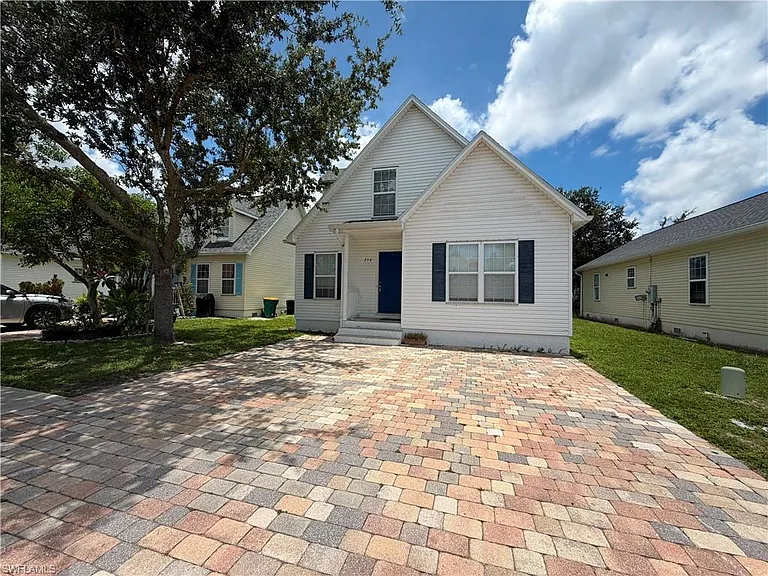 250 Leawood Cir — Photo 1