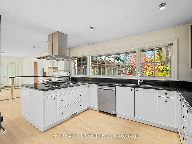 80 Bayview Rdg — Photo 7