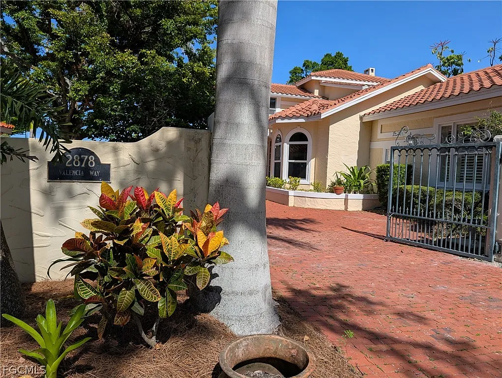 3 bed, 2.0 bath, 2970 sqft, $20,000 — Photo 2