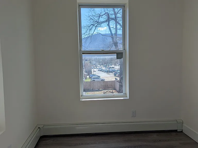 6 S Cedar St — Photo 25
