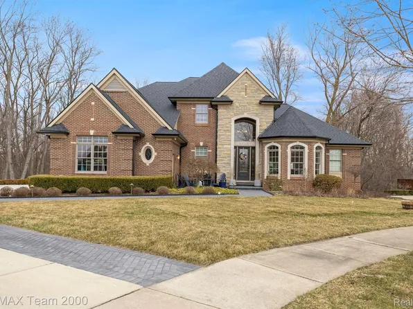 44348 Cypress Point Dr, Northville, MI 48168