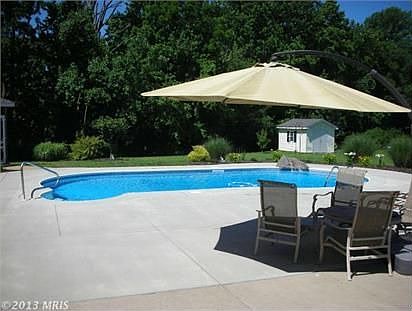 5th image of 413 Freedom Ln