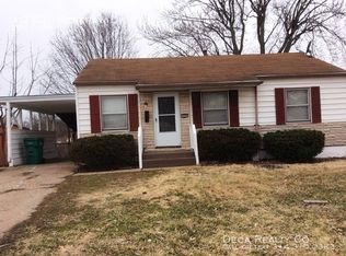 10301 Renfrew Dr, Saint Louis, MO 63137