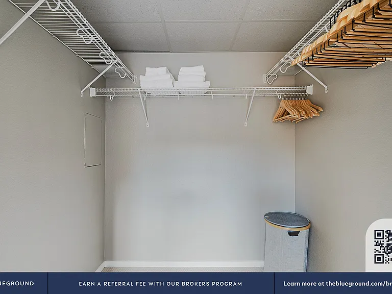 Walk-in Closet