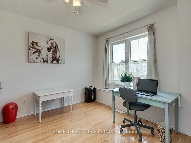25 Haverhill Cres — Photo 11