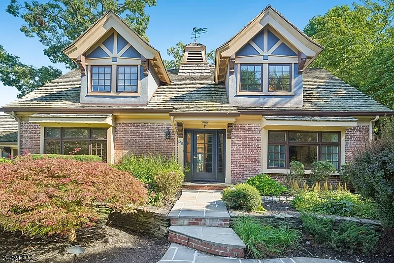 4 bed, 5.0 bath, $11,000 — Photo 1